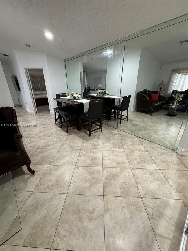 Foto del edificio - 7401 W 33rd Ln