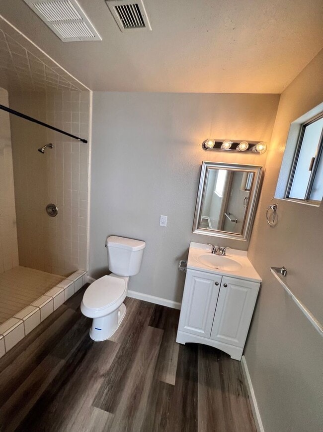 Foto del edificio - START APPLYING FOR THIS HOME NOW!