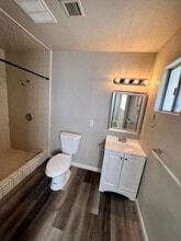 Building Photo - 9549 Eastview Dr