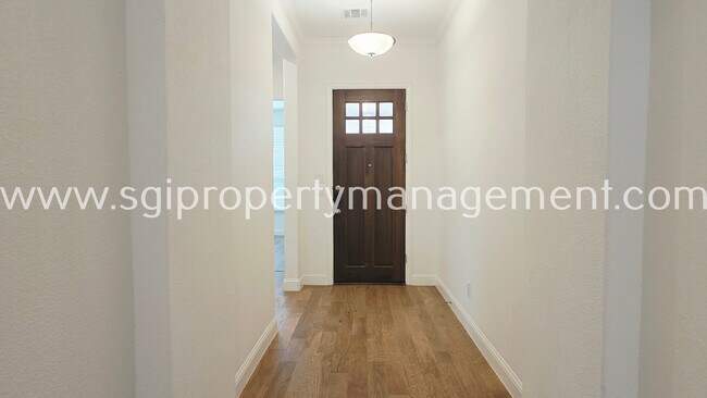 Building Photo - 7703 Coronado Dr