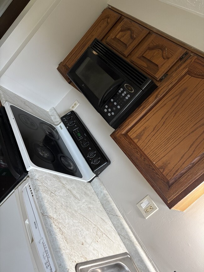 Photo - 1375 Firethorne Dr House