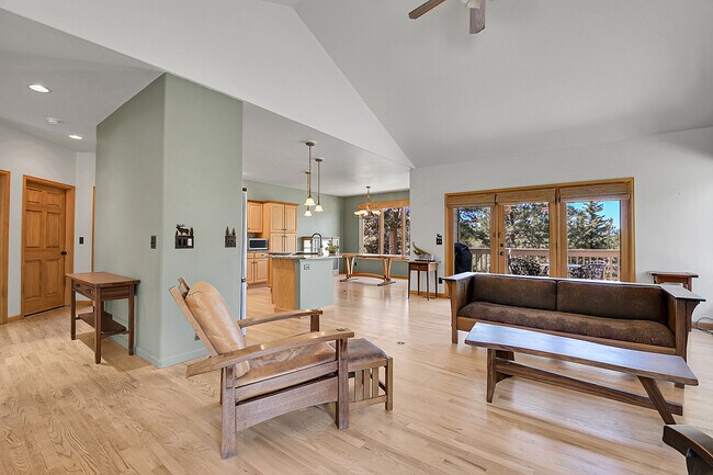 Foto del edificio - 33628 Berg Ln