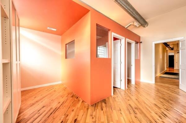 Building Photo - 526 7th St