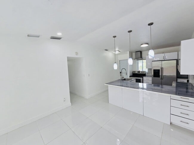 Building Photo - 20845 Grouper Dr
