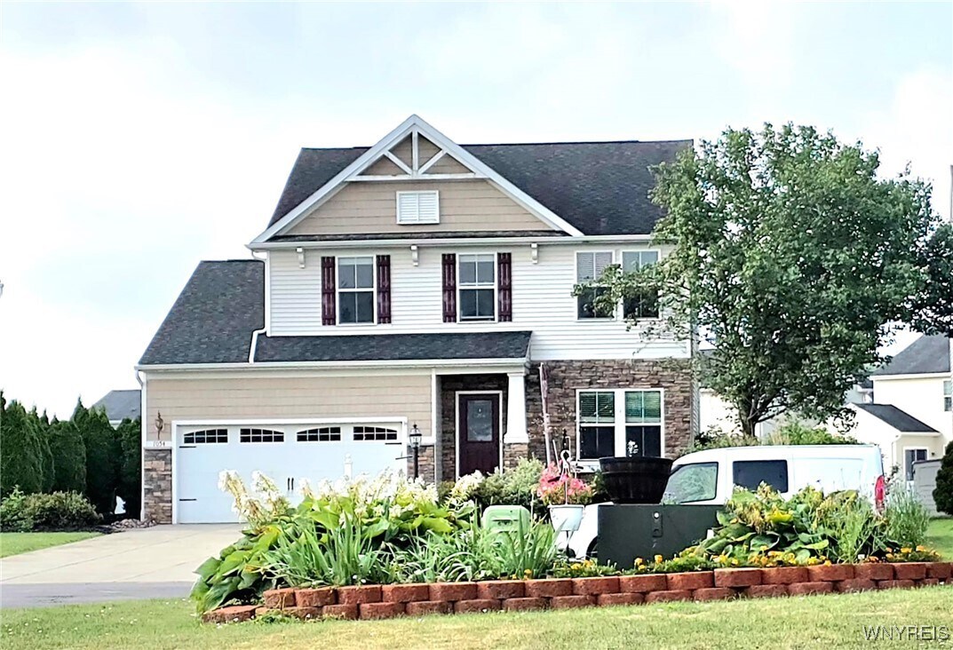 Primary Photo - 7054 Lakeside Dr