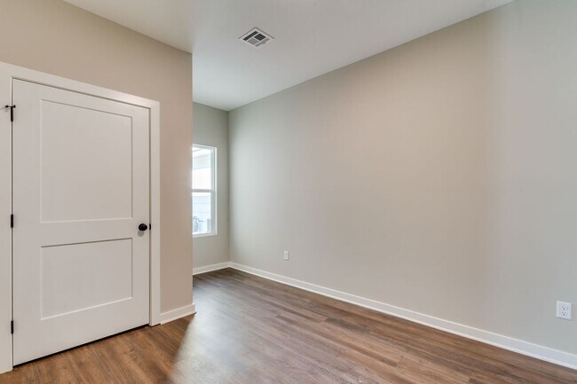 Building Photo - 15214 W Kristina St