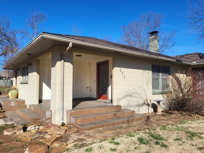Photo - Gorgeous 2 bedroom 1 bathroom house with z...