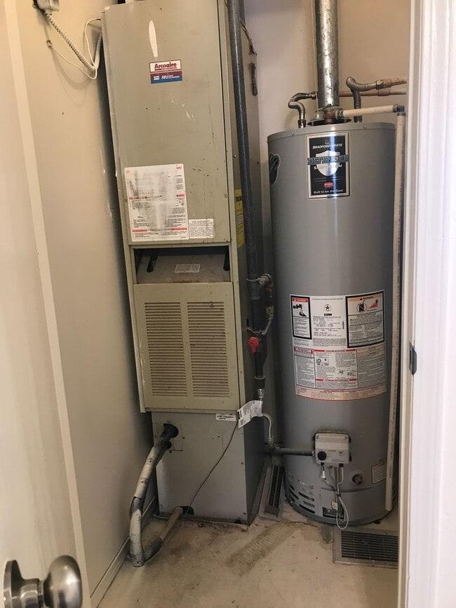 Building Photo - 1500 W Rainey St