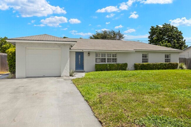 Building Photo - 3827 Barkis Ave