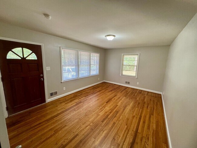 Foto del edificio - 505 Locust Ln