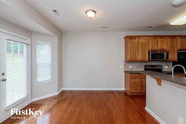 Foto del edificio - 8929 Holland Park Ln