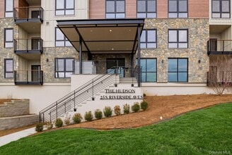 Building Photo - 25 S Riverside Ave