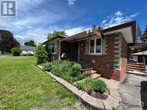 Building Photo - 179 Harmony Rd N