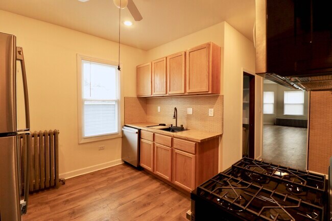 Foto del edificio - 3807 N Narragansett Ave