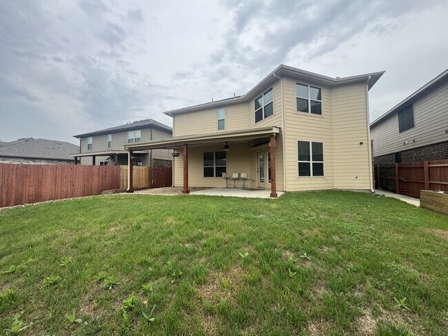 Foto del edificio - 3012 Whitetail Chase Dr