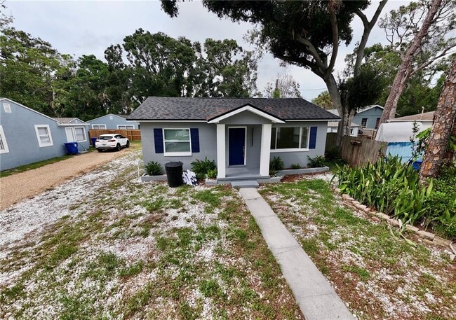 Building Photo - 419 40th Ave S