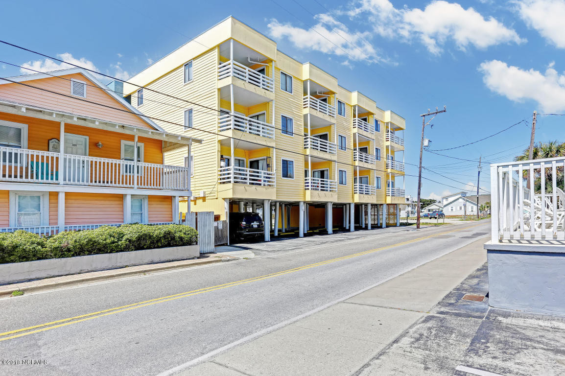 302 Canal Dr Unit 17, Carolina Beach, NC 28428 Condo for Rent in