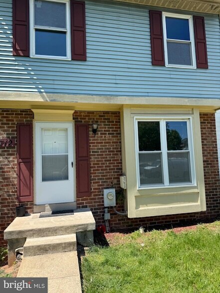 Photo - 2712 Red Oak Ln Townhome