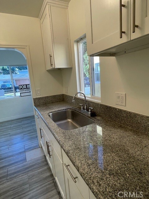 Building Photo - 5934 King Ave