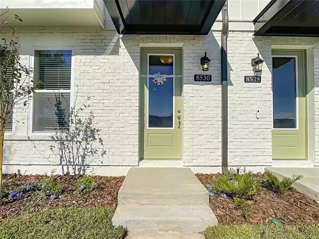 Photo - 8530 Warburg Alley Townhome
