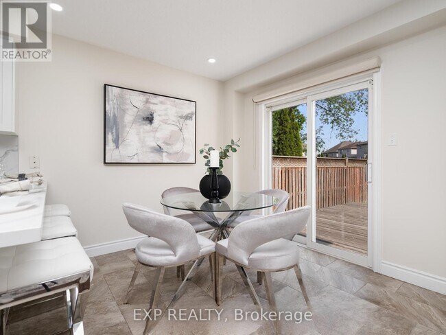 Building Photo - 252 Bridlewreath St