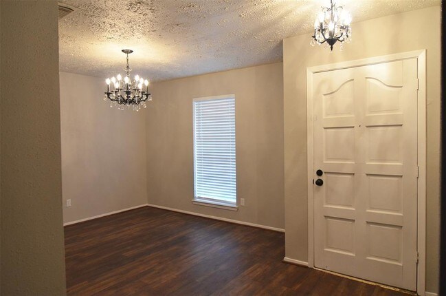 Foto del edificio - 13418 Wimbledon Oaks Dr