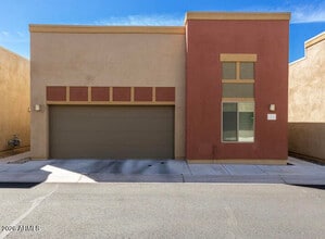 Building Photo - 3113 E Danbury Rd