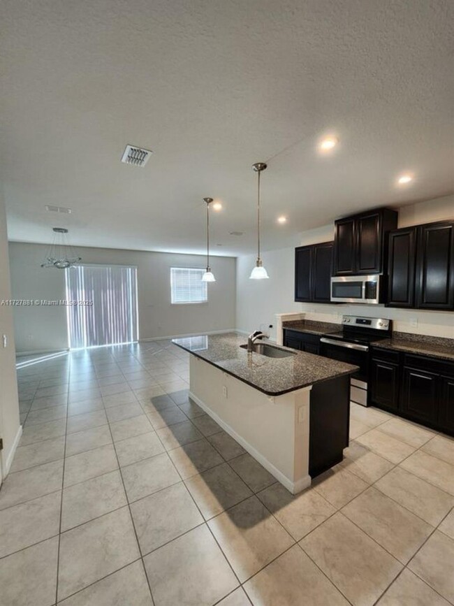 Foto del edificio - 2676 Pleasant Cypress Cir