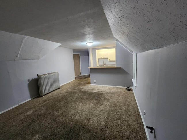 Foto del edificio - 460 Rose Ln NE