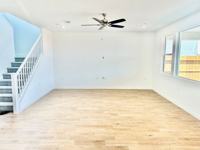 Foto del edificio - BRAND NEW 5/3 Lennar In Riverstone Community