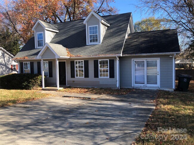 Foto del edificio - 2803 Pleasant Garden Rd