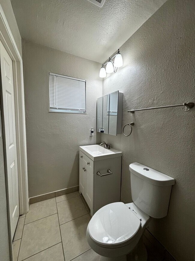 Foto del edificio - Apply today!