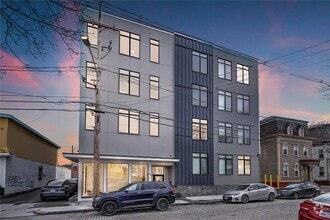 Building Photo - 468 W Fountain St