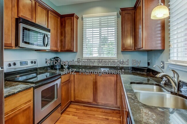 Building Photo - 28285 Cottage Ln