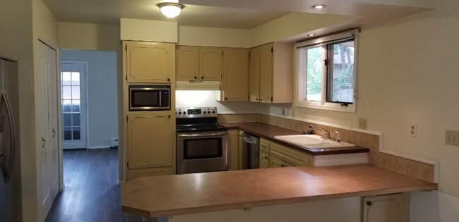 Foto del edificio - 3420 Clubheights Dr