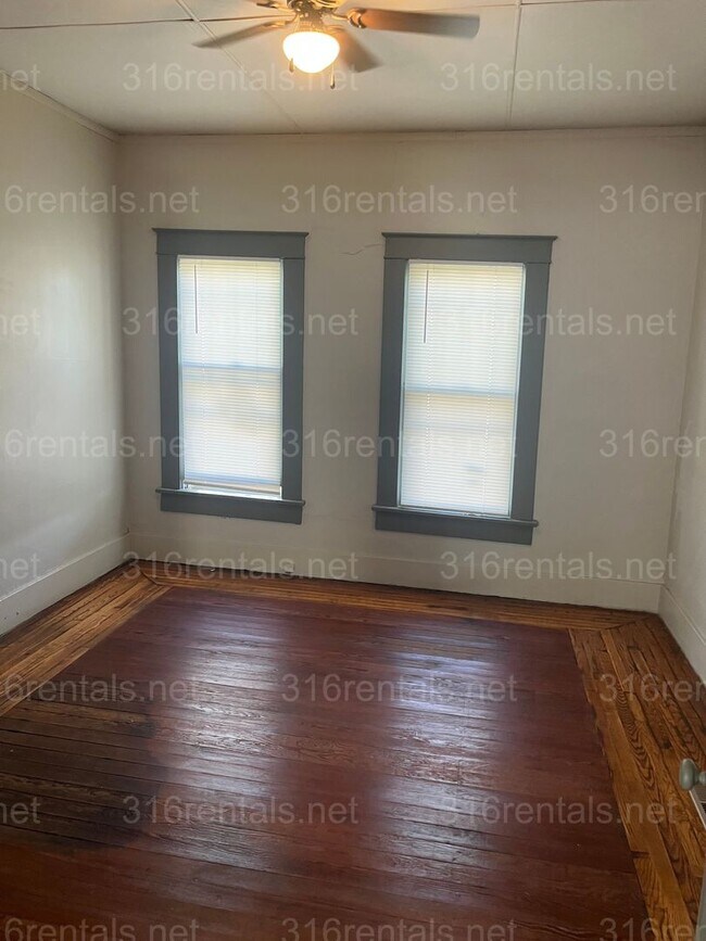Foto del edificio - $1150 - 3 bed 1 bath - Single Family Home