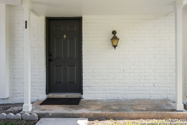 Foto del edificio - 128 Meadow Dr