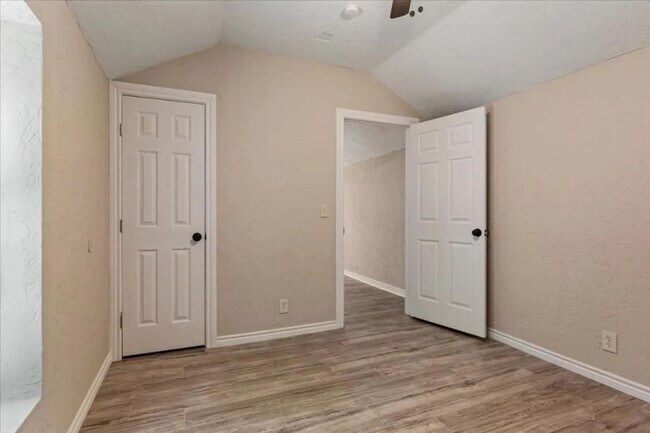 Foto del edificio - 807 SW Jefferson Ave