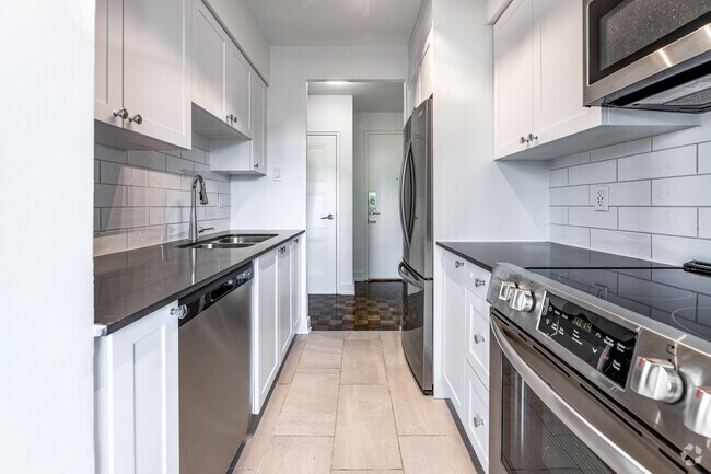 1 chambre, 1 salle de bain - 647 pi2 - Cuisine - 100 Gloucester St
