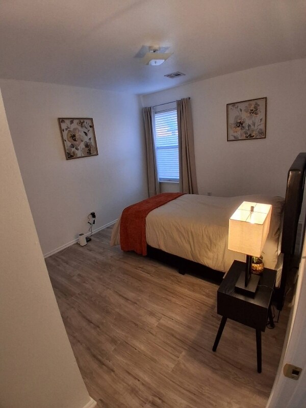 Foto del edificio - 2 Cloverdale and Wheatland