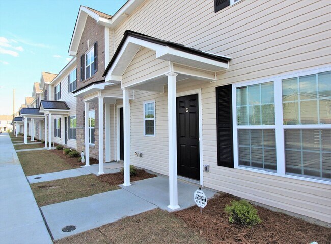 Building Photo - 3329 Briarcliff Dr