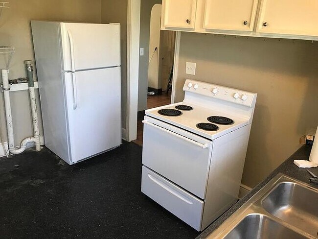 Foto del edificio - 4025 Hiddenbrook Dr