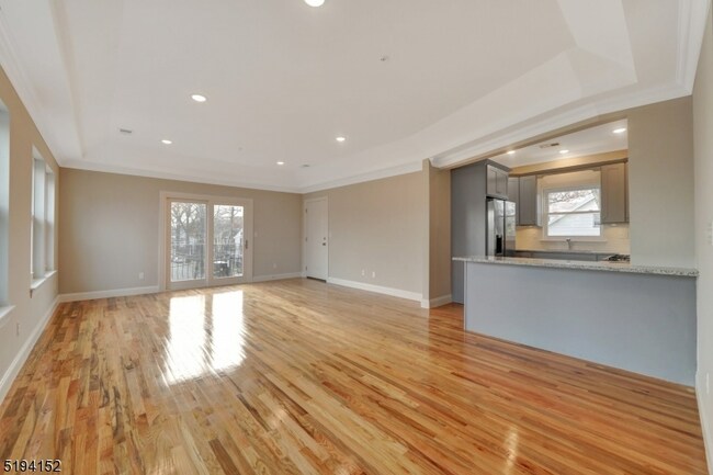 Building Photo - 159 Ivy St