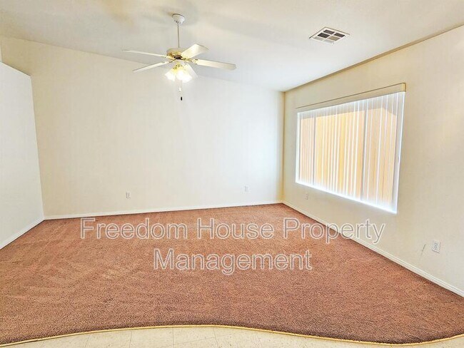 Foto del edificio - 1770 Pershing Ave