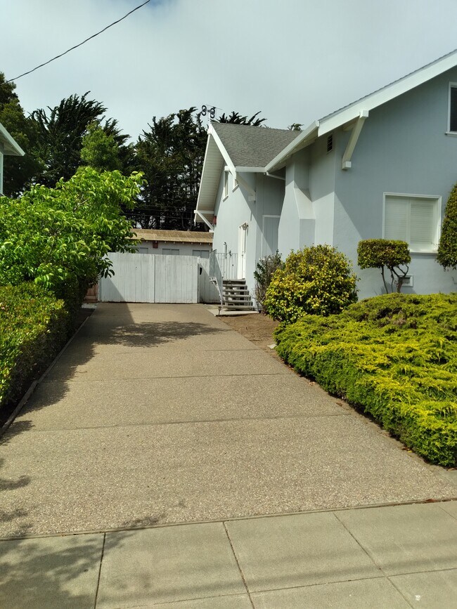 Driveway and Entryway - 810 Miller Ave
