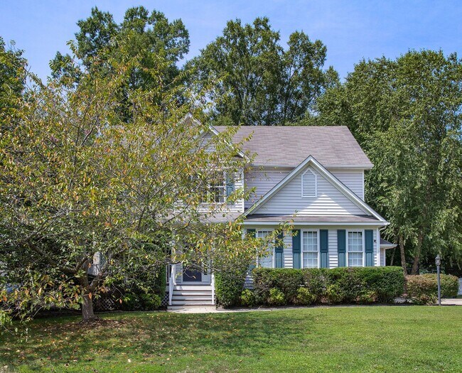 Foto del edificio - FABULOUS 5 BEDROOM RENOVATED HOME IN HAMPTON PARK