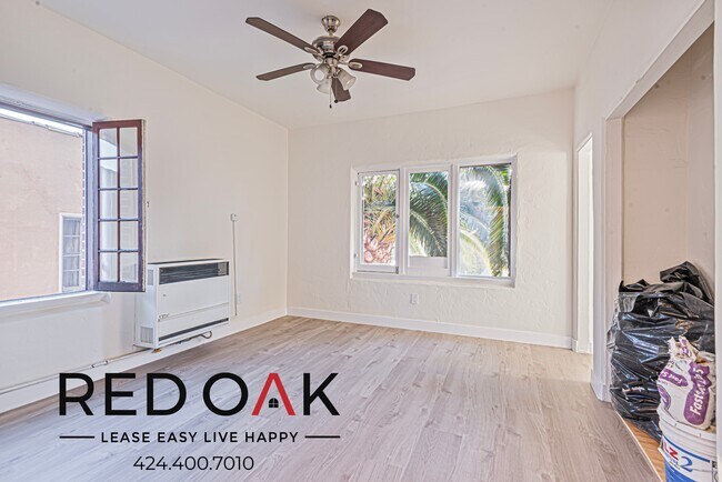 Foto del edificio - Sun-Drenched Studio with Included Kitchen ...