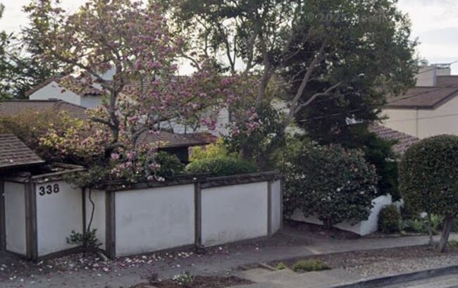 Building Photo - 338 Wildwood Ave