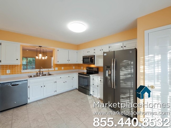 Building Photo - 6635 Hickory Trace Cir