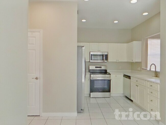 Building Photo - 3026 Woodland Fern Dr